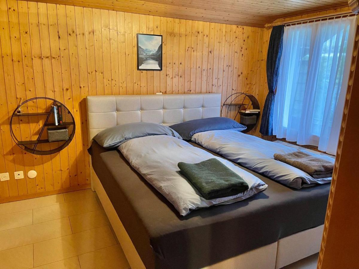 Schoene Ferienwohnung Mit Seeblick ทูน ภายนอก รูปภาพ
